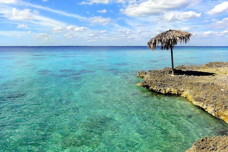 Schweinebucht: Geschichte, Taucher und Piraten