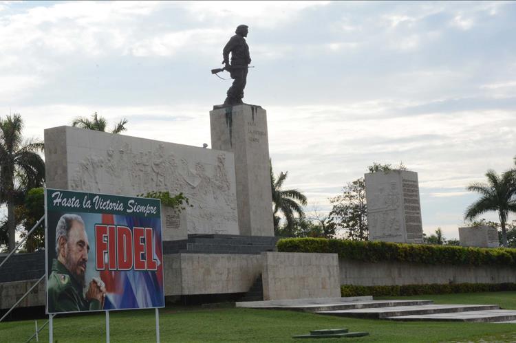 Santa Clara: seductora dama, arropada de  historia y cultura