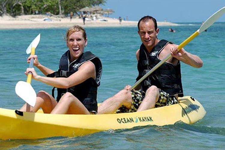 Гора, река и море