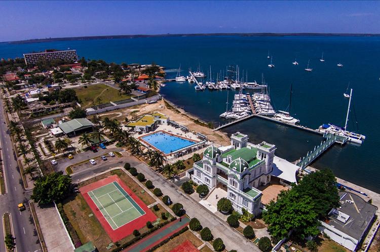 Сьенфуэгос  - «Южная жемчужина Кубы»