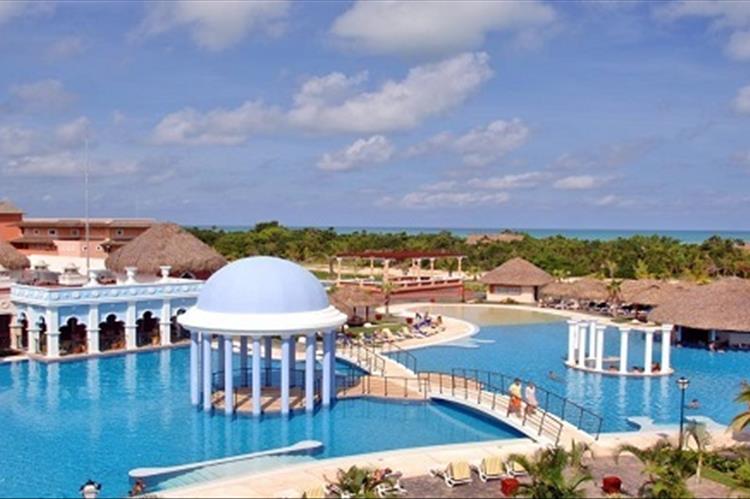 Turoperador alemán premia a dos hoteles cubanos gestionados por Iberostar