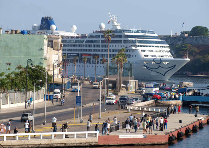 Cruisers in the Greater of the Antilles Cruisers in the Greater of the Antilles