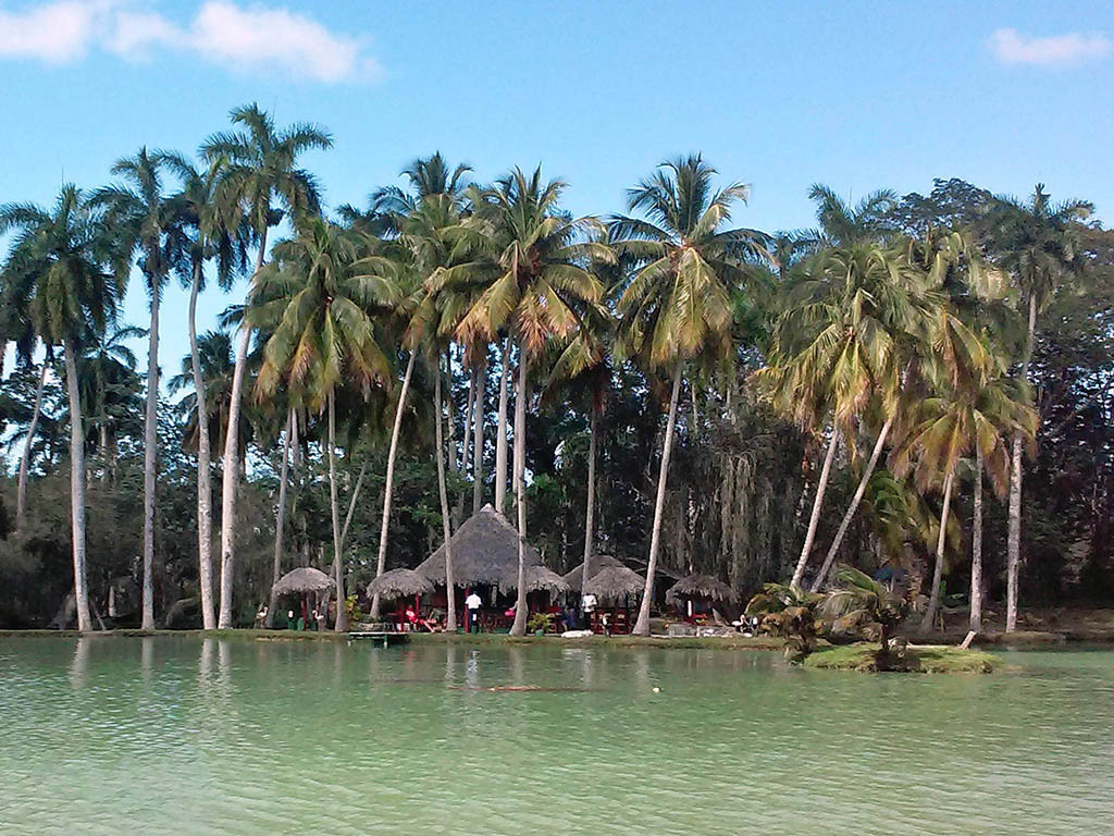 Lagos de Mayajigua, Ciego de Ávila, Cuba. Lagos de Mayajigua, Ciego de Ávila, Cuba.