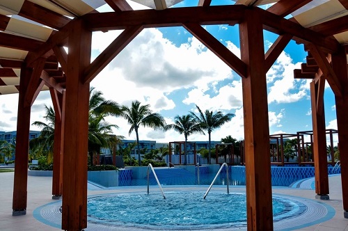 L'hôtel-Grand-Muthu-Almirante-Beach-piscine-Holguín-Cuba L'hôtel-Grand-Muthu-Almirante-Beach-piscine-Holguín-Cuba
