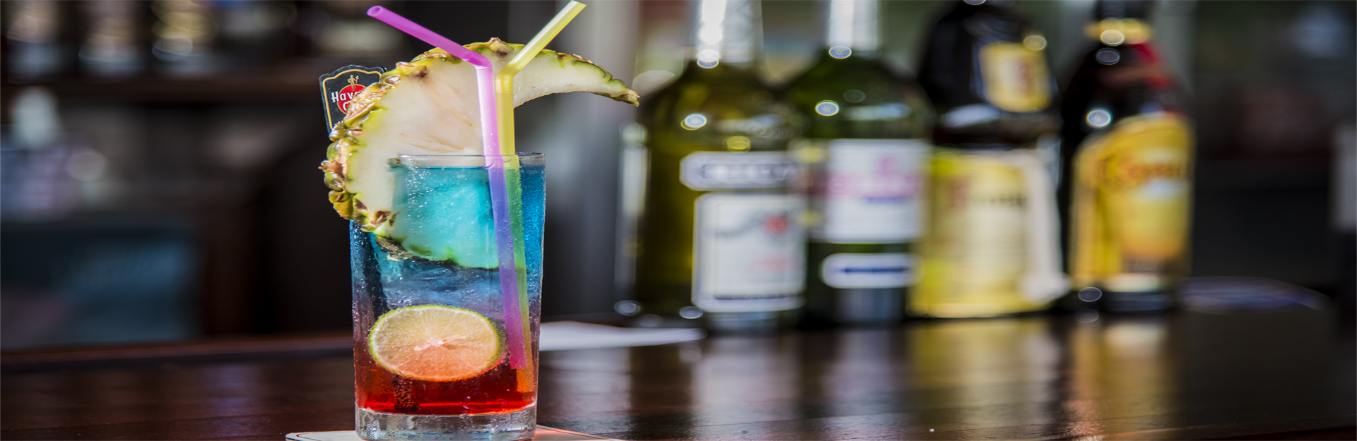 Bar à cocktails, Guantanamo, Cuba.
