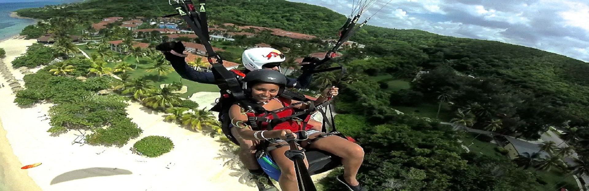 Полеты на параплане на пляже Canasí, Cuba Travel