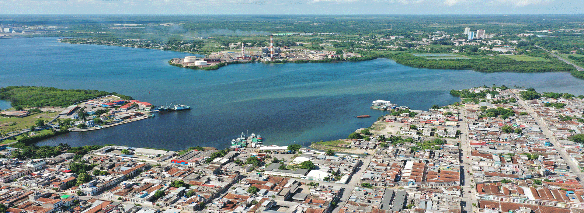 Залив Ягуа, Промышленная зона