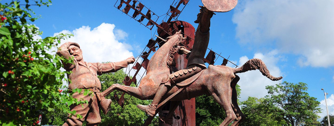 El-Quijote-Parc-Holguín, Cuban city of parks