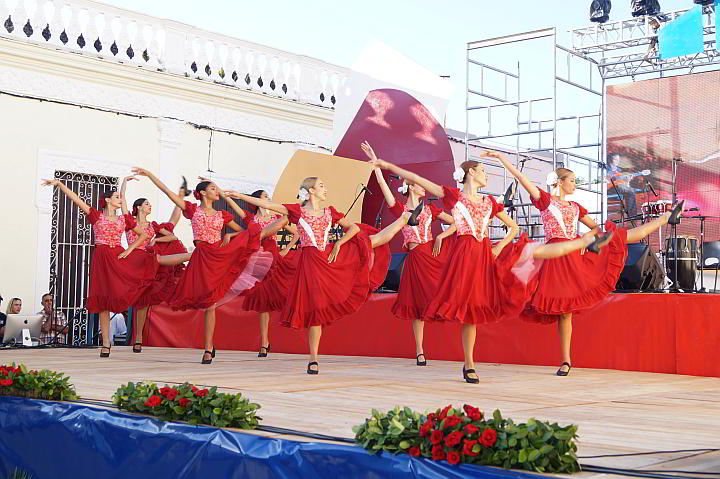 Bailes en Bayamo Granma Día de la Cultura Nacional Bailes en Bayamo Granma Día de la Cultura Nacional