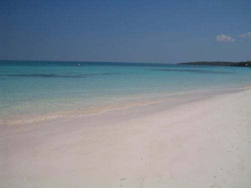 Playa Esmeralda, Hotguín, Cuba. Playa Esmeralda, Hotguín, Cuba.