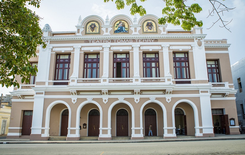 Frente Teatro Terry. Cienfuegos. Cuba Travel Frente Teatro Terry. Cienfuegos. Cuba Travel